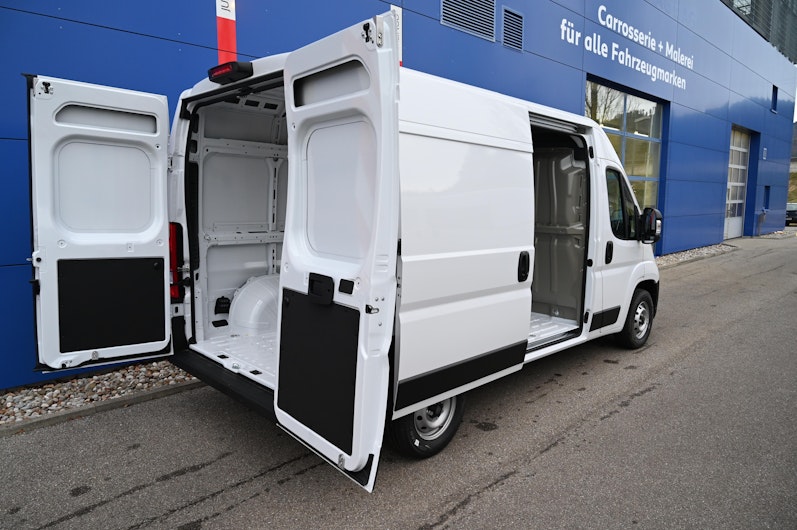 Vehicle image PEUGEOT BOXER