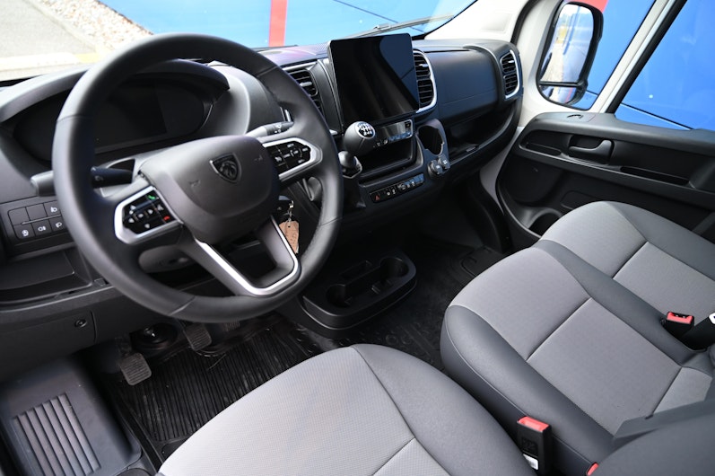 Vehicle image PEUGEOT BOXER