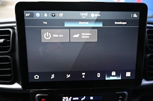 Vehicle image PEUGEOT Boxer Kaw. 335 L2H2 2.2 BlueHDi 140 S/S