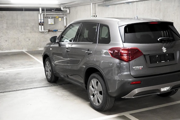 Vehicle image 12