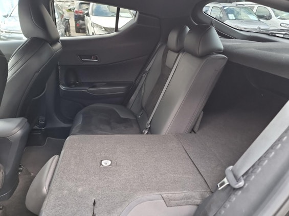 Vehicle image 14