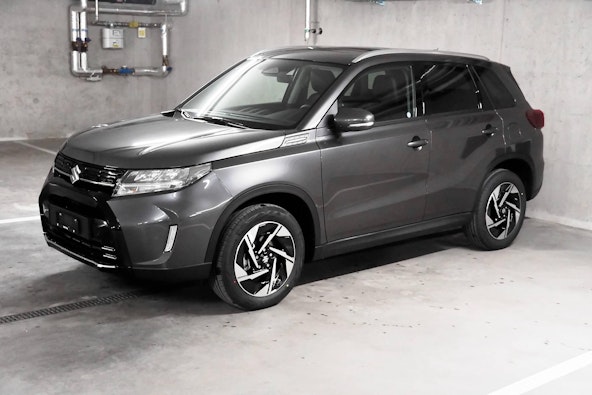 First vehicle image