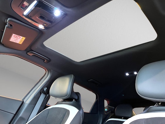 Vehicle image 10 Vehicle image 10