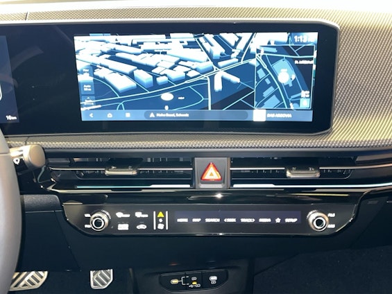 Vehicle image 5 Vehicle image 5