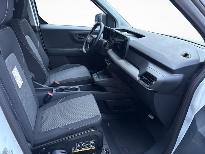 Vehicle image FORD E-TRANSIT COURIER