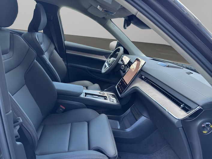 Vehicle image VOLVO EX 90