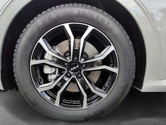 Vehicle image 13 Vehicle image 13