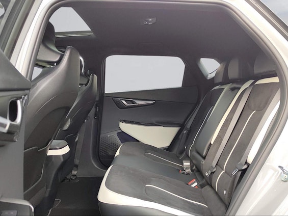 Vehicle image 8 Vehicle image 8