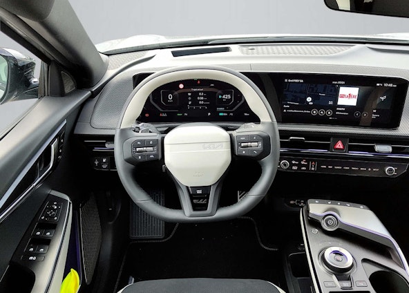 Vehicle image 4 Vehicle image 4