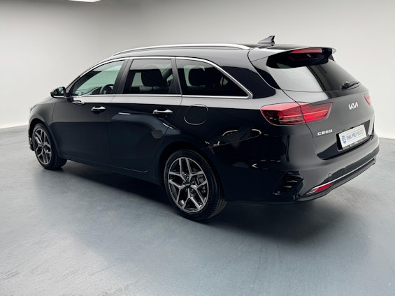 Vehicle image 6 Vehicle image 6