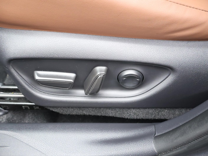 Vehicle image LEXUS LBX