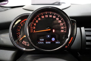 Vehicle image MINI Cabrio F57 1.5i Cooper