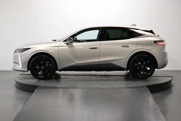 DS Automobiles 4 1.6 E-Tense Ligne Noire