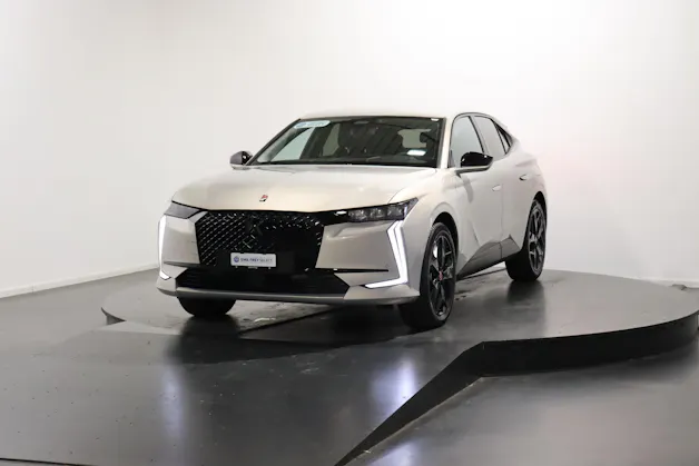 DS Automobiles 4 1.6 E-Tense Ligne Noire