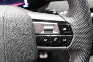 Vehicle image DS AUTOMOBILES 4 1.6 E-Tense Ligne Noire