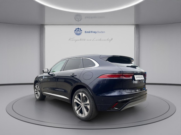 Vehicle image JAGUAR F-PACE