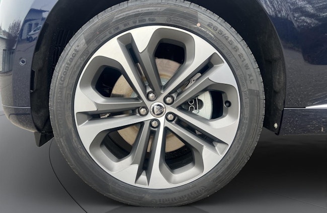 Vehicle image 16 Vehicle image 16