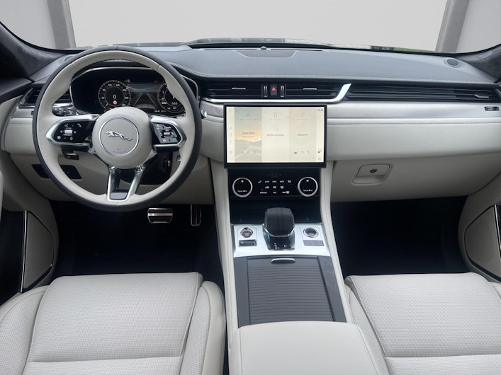 Vehicle image JAGUAR F-PACE