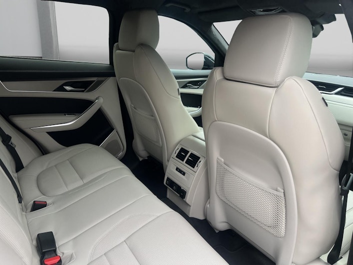 Vehicle image JAGUAR F-PACE