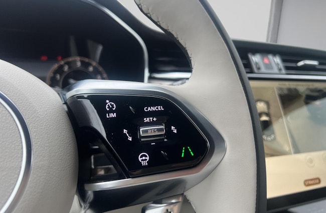 Vehicle image 8 Vehicle image 8