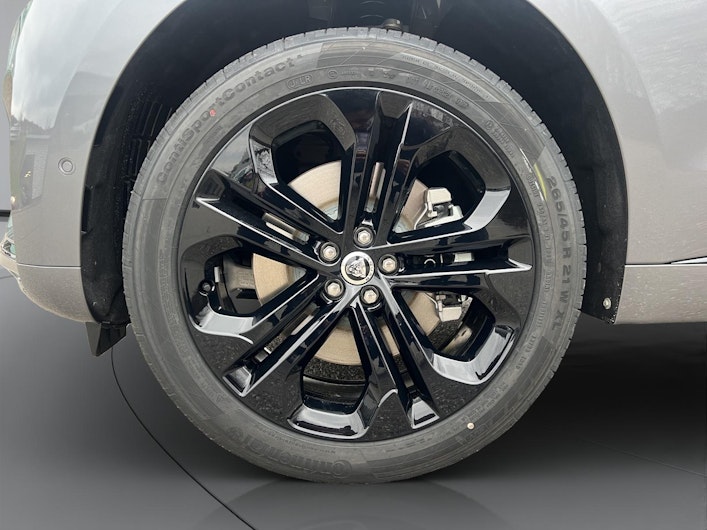 Vehicle image JAGUAR F-PACE