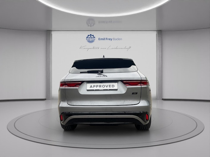 Vehicle image JAGUAR F-PACE