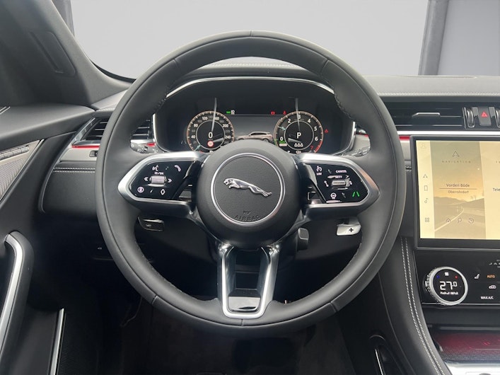Vehicle image JAGUAR F-PACE