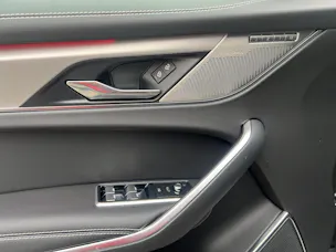 Jaguar F-Pace 2.0 P400e R-Dynamic SE 90th Anniversary Ed. AWD / Anhängerkupplung