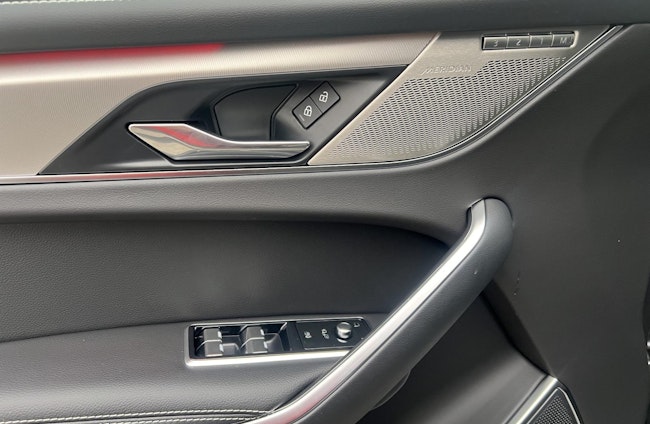 Vehicle image 12 Vehicle image 12