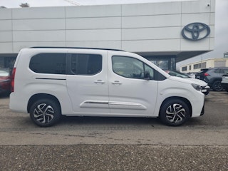 Vehicle image TOYOTA PROACE CITY VERSO