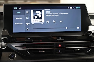 Vehicle image CITROEN C5 X 1.2 Hybrid Plus