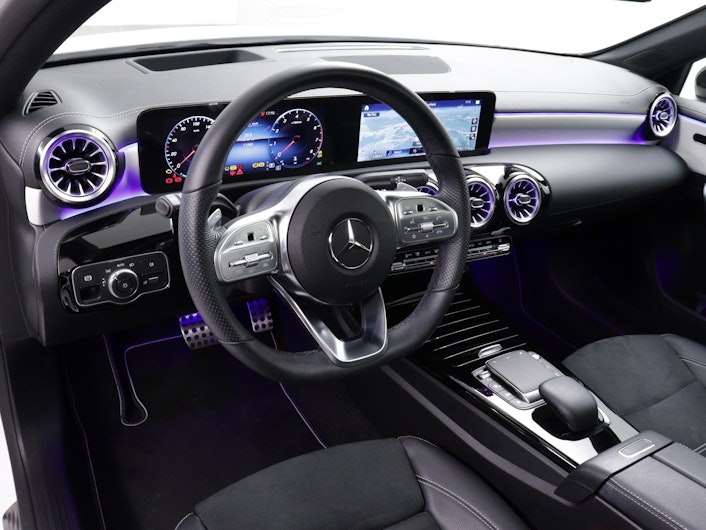 Vehicle image MERCEDES-BENZ A 180