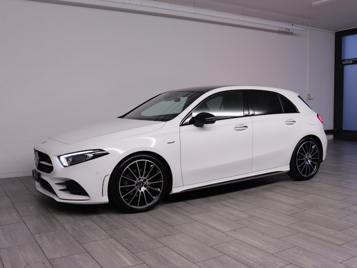 Vehicle image MERCEDES-BENZ A 180