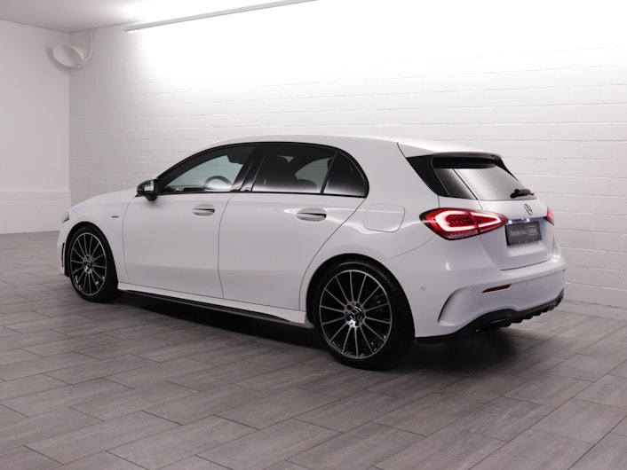 Vehicle image MERCEDES-BENZ A 180