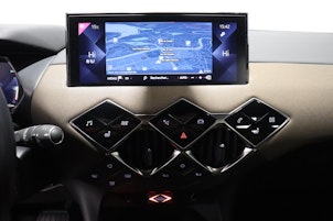 Vehicle image DS AUTOMOBILES DS3 Crossback 1.2 PureTech 155 So Chic