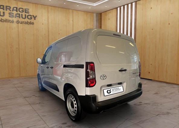 Vehicle image 4 Vehicle image 4