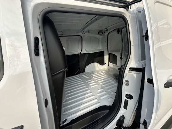 Vehicle image 12 Vehicle image 12