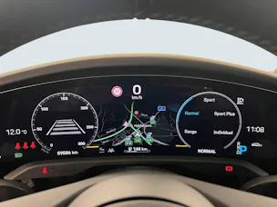 Porsche Taycan Turbo S Cross Turismo