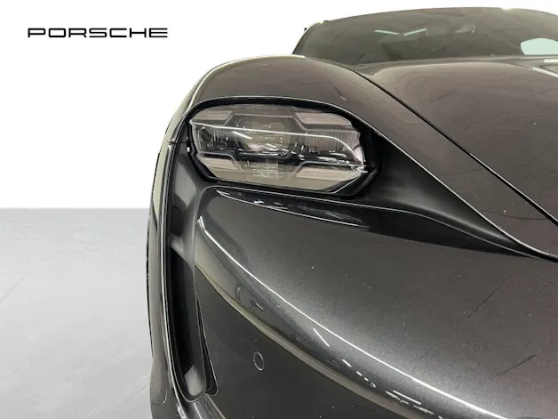 Porsche Taycan Turbo S Cross Turismo