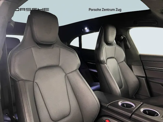 Porsche Taycan Turbo S Cross Turismo