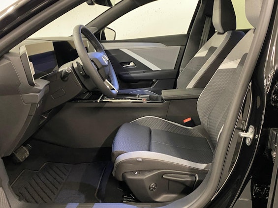 Vehicle image 5 Vehicle image 5