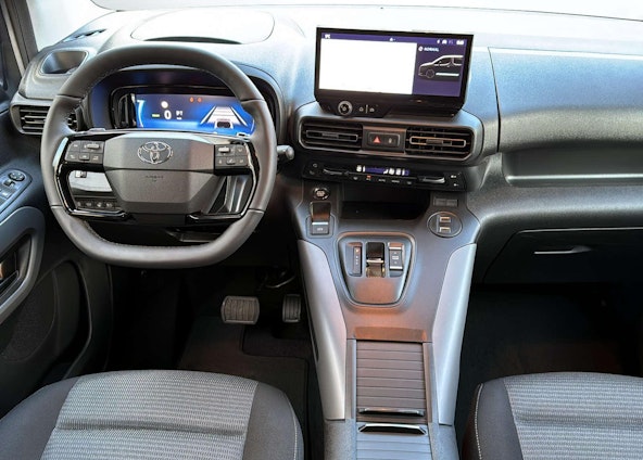 Vehicle image 6 Vehicle image 6