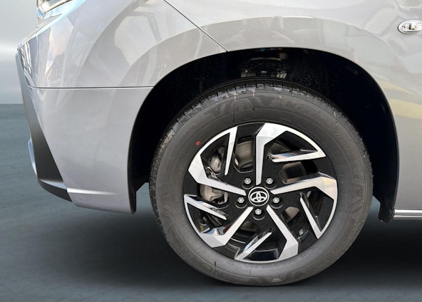 Vehicle image 19 Vehicle image 19