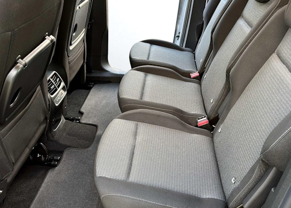 Vehicle image 18 Vehicle image 18