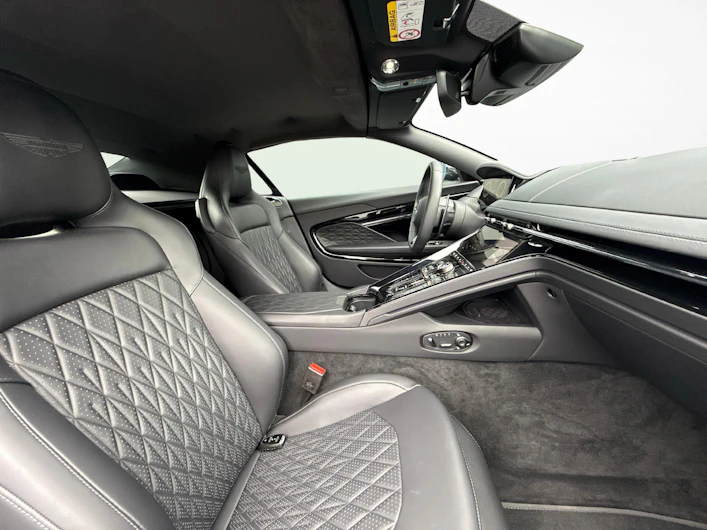 Fahrzeugbild ASTON MARTIN DB12