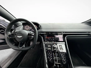 https://vehicle.imgix.net/3766562/940a7682-4f23-48dd-a959-1ff04fca7420.jpg