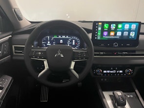 Vehicle image MITSUBISHI NEW Outlander 2.4 PHEV Instyle 4x4 Demowagen