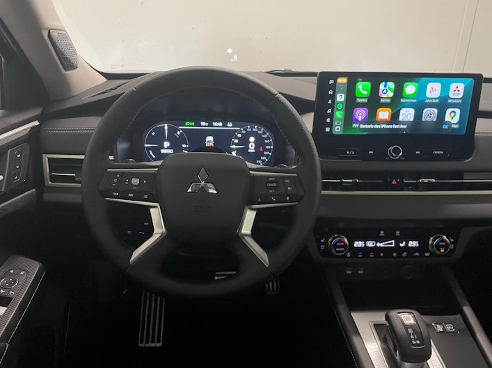 Vehicle image MITSUBISHI OUTLANDER