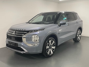 Vehicle image MITSUBISHI NEW Outlander 2.4 PHEV Instyle 4x4 Demowagen