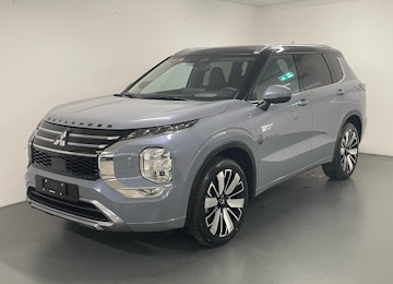 Vehicle image MITSUBISHI NEW Outlander 2.4 PHEV Instyle 4x4 Demowagen Vehicle image MITSUBISHI NEW Outlander 2.4 PHEV Instyle 4x4 Demowagen